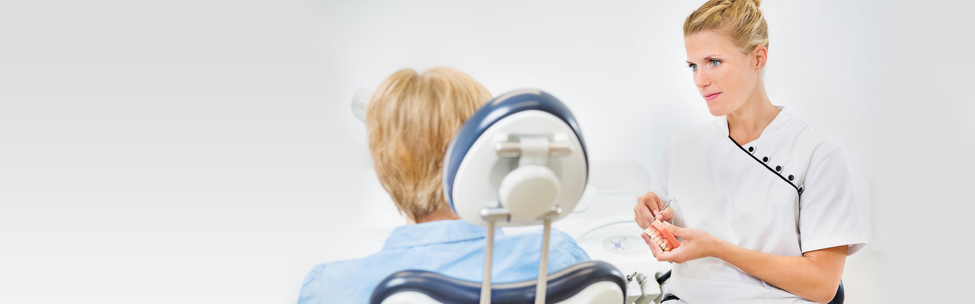Behandlung- Zahnarztpraxis Dr. Rebecca Bell